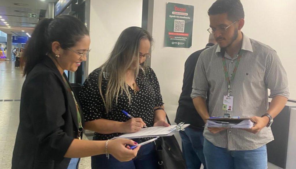 MP do Ceará realiza pesquisa com passageiros no Aeroporto de Fortaleza para subsidiar debate nacional sobre transporte aéreo