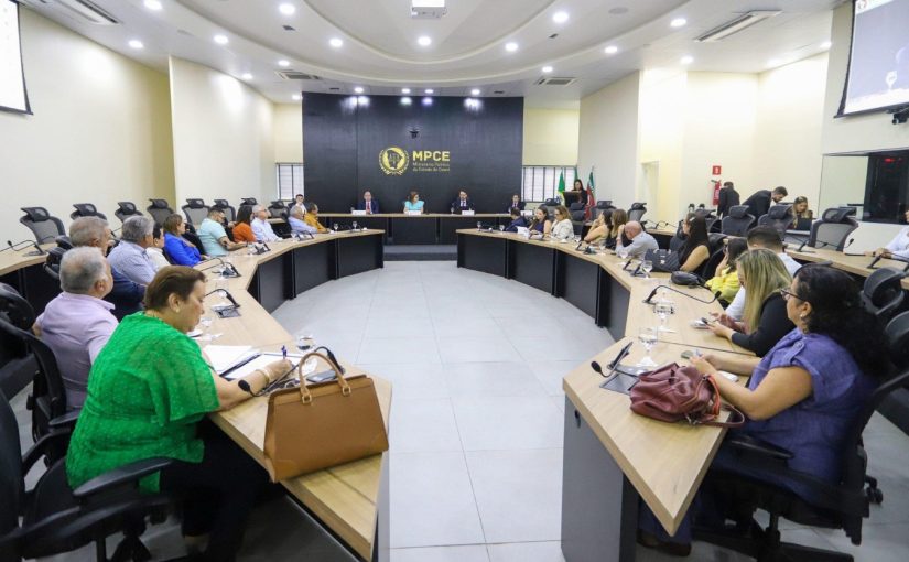 MP do Ceará e Corregedoria Nacional do Ministério Público se reúnem com prefeitos e representantes de municípios para debater políticas de educação infantil