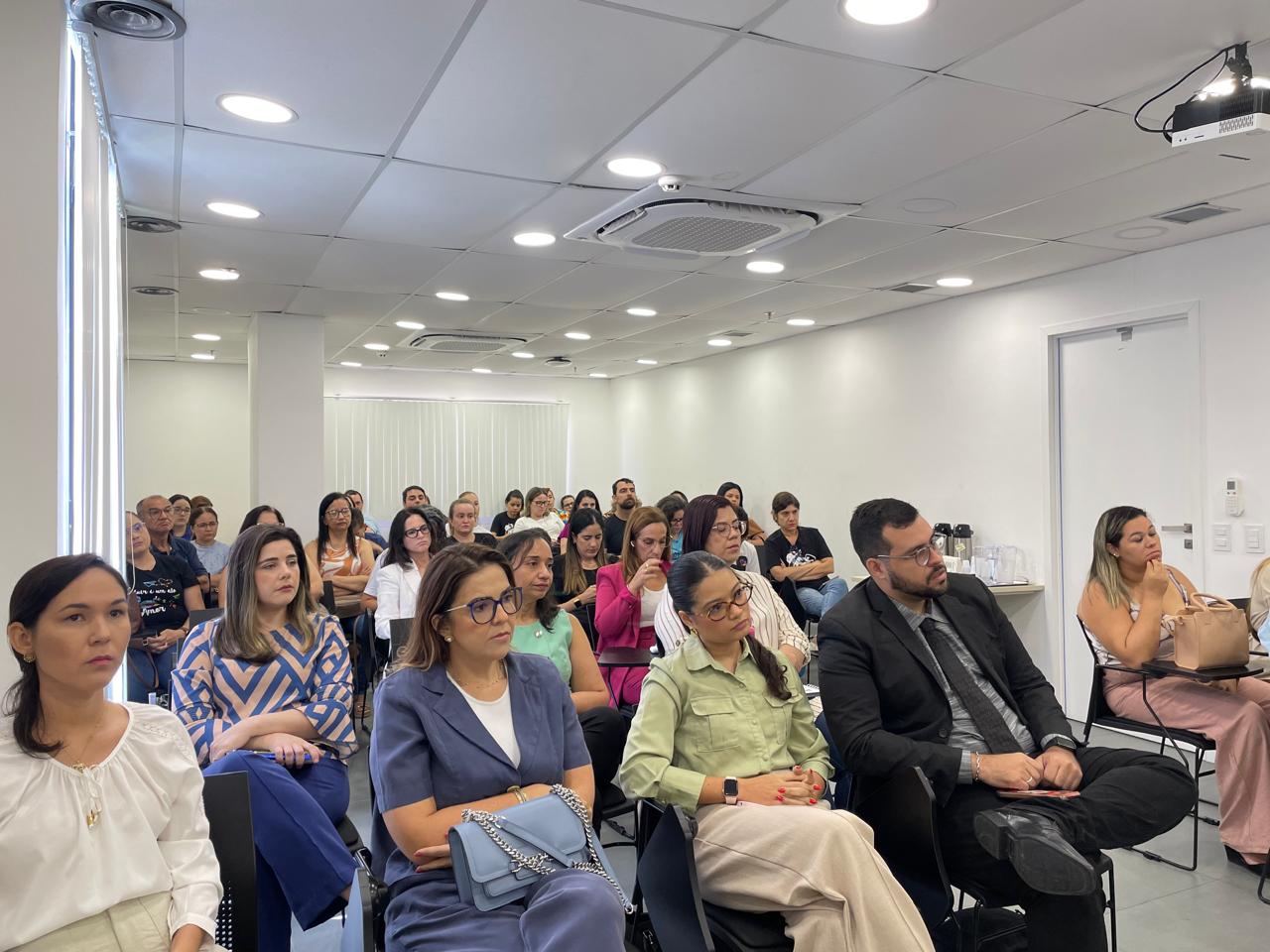 Após audiência do MP, plano de saúde deve garantir atendimento a pacientes com TEA na Clínica Semear, em Fortaleza