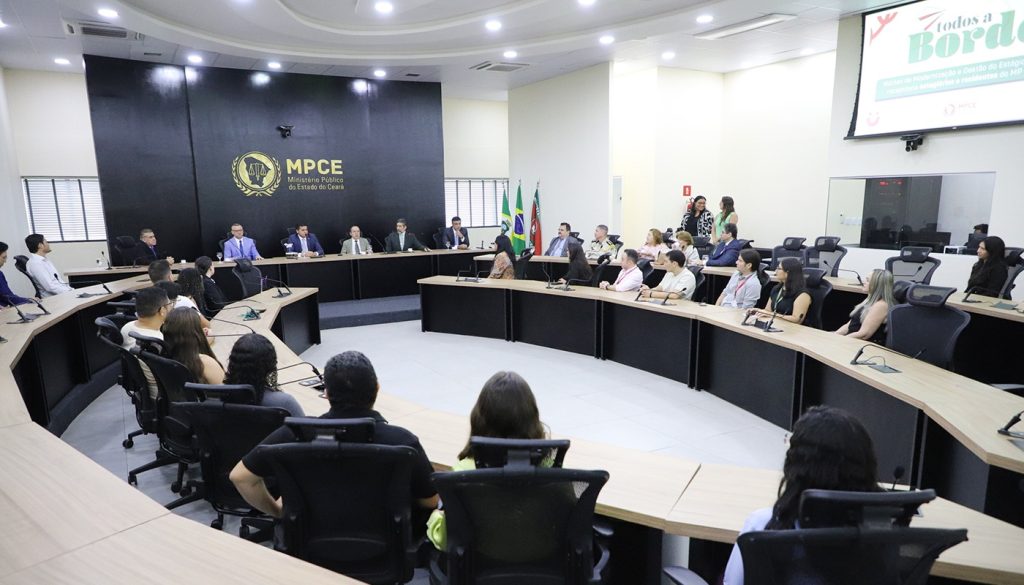 Núcleo de Modernização e Gestão do Estágio acolhe novos estagiários e residentes do MP do Ceará