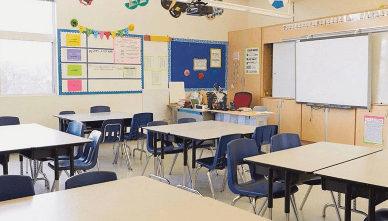 Decon multa escola particular em Fortaleza por não disponibilizar suporte especializado a aluno com Transtorno do Espectro Autista