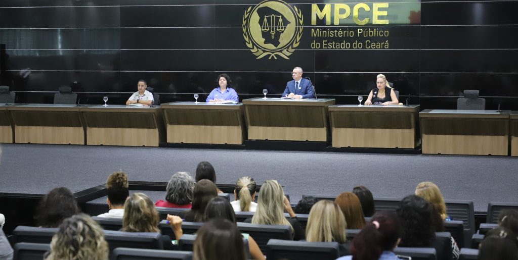 Seminário do MP do Ceará debate direitos, autonomia e potencialidades de adolescentes e adultos com TEA