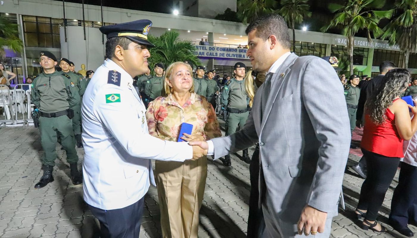 Procurador-geral de Justiça participa da solenidade em comemoração aos 191 anos da Polícia Militar do Ceará 