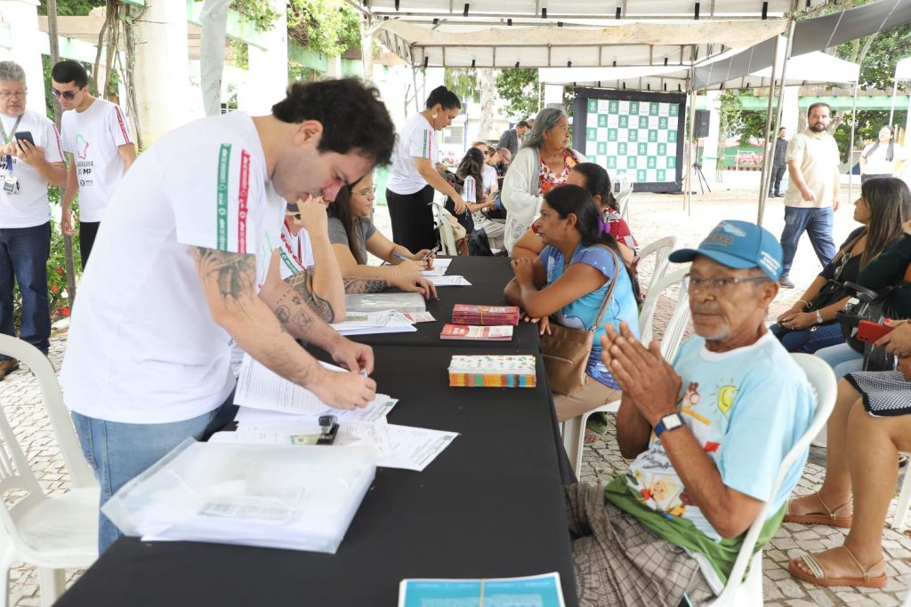 Praça de Tianguá recebe edição da Caravana do MP com serviços e atendimento à população da Serra da Ibiapaba