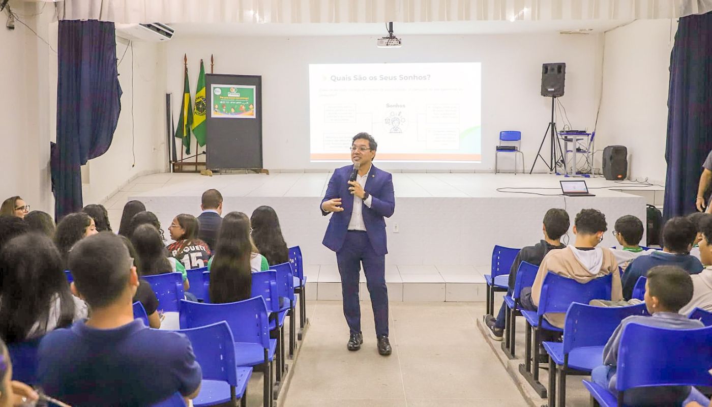 Em mais uma ação do projeto “Fala que Salva”, MP alerta estudantes de escolas municipais de Tianguá sobre os riscos do uso de drogas e da influência de facções criminosas