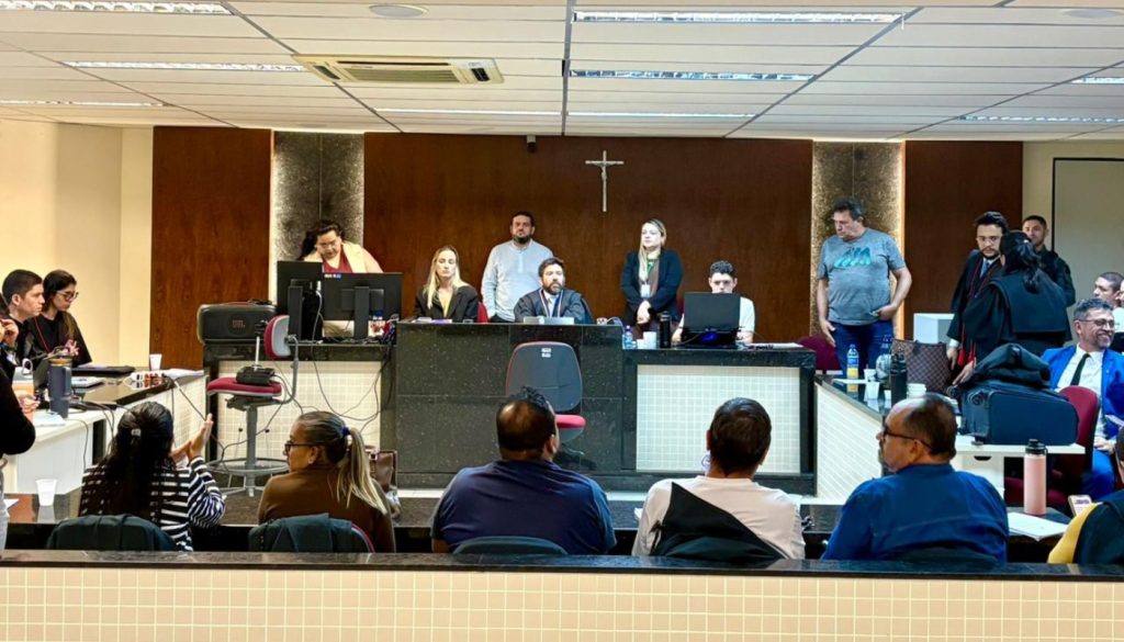 Após 26h, Júri acata teses do MP e condena réus pelo feminicídio de contadora em Aquiraz