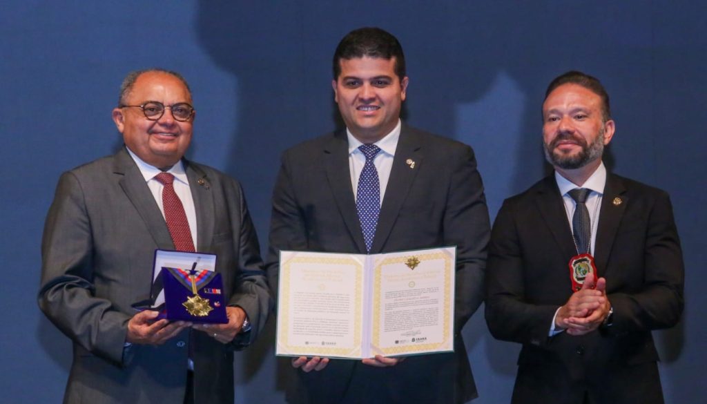 PGJ Herbet Santos é homenageado em solenidade de comemoração dos 15 anos da Academia Estadual de Segurança Pública do Ceará
