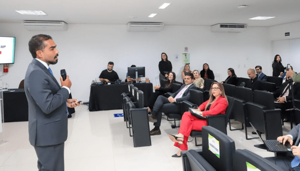 Atuações na defesa dos direitos da sociedade são apresentadas no último ciclo de palestras da Caravana do MP em Juazeiro do Norte