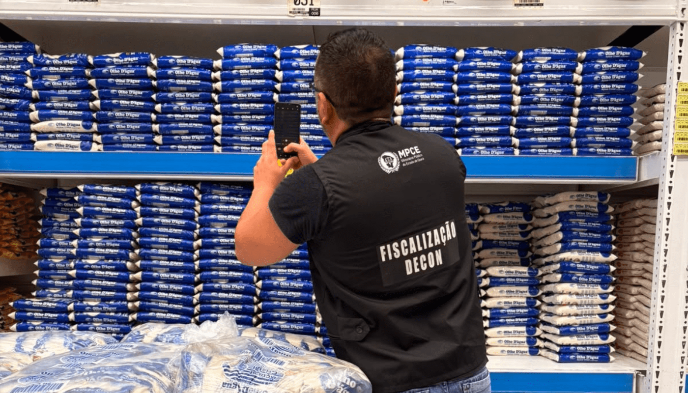Decon autua supermercado em Sobral por venda de produtos vencidos e sem preço