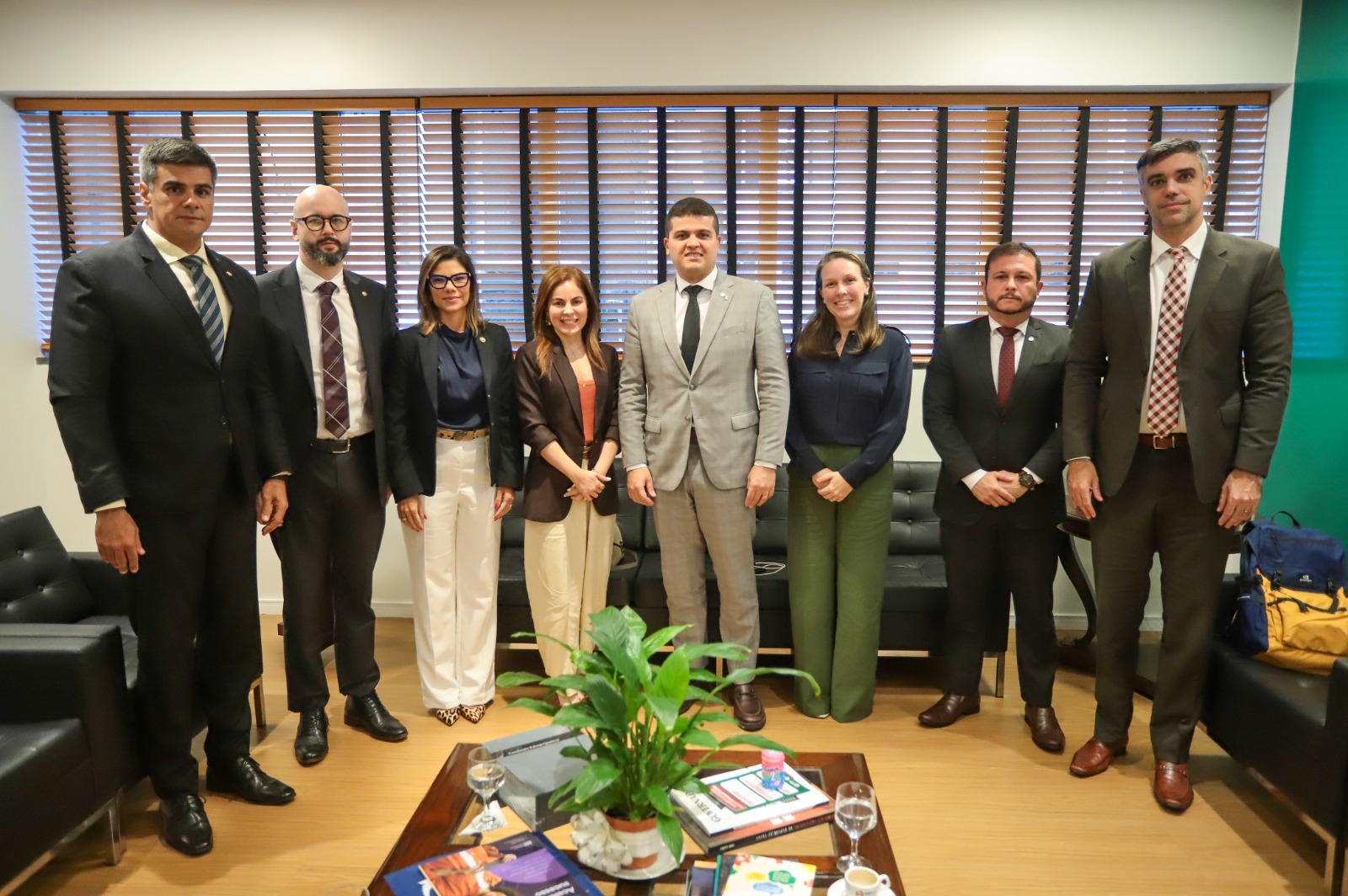 MP do Ceará e representante da Fifa se reúnem para alinhar parceria para a Copa do Mundo Feminina de 2027