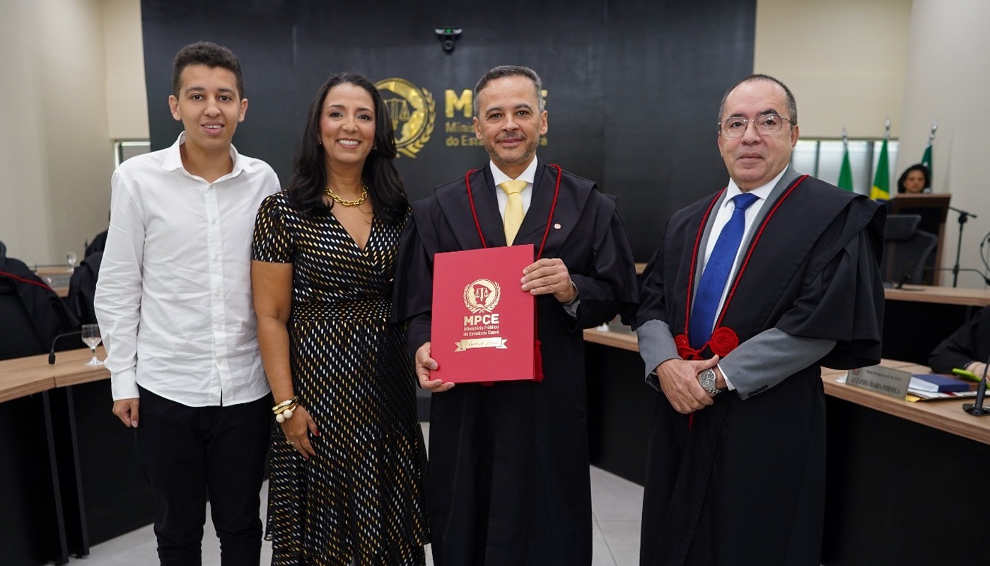 MP do Ceará empossa novo promotor de Justiça em sessão solene nesta quinta-feira (6)