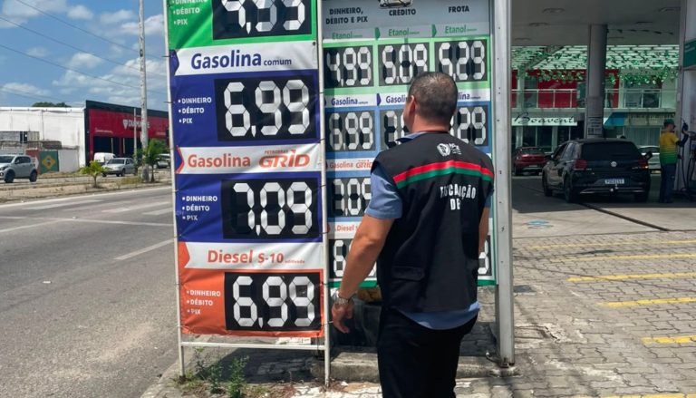 Decon notifica 64 postos de combustíveis em Fortaleza para justificarem aumento nos preços