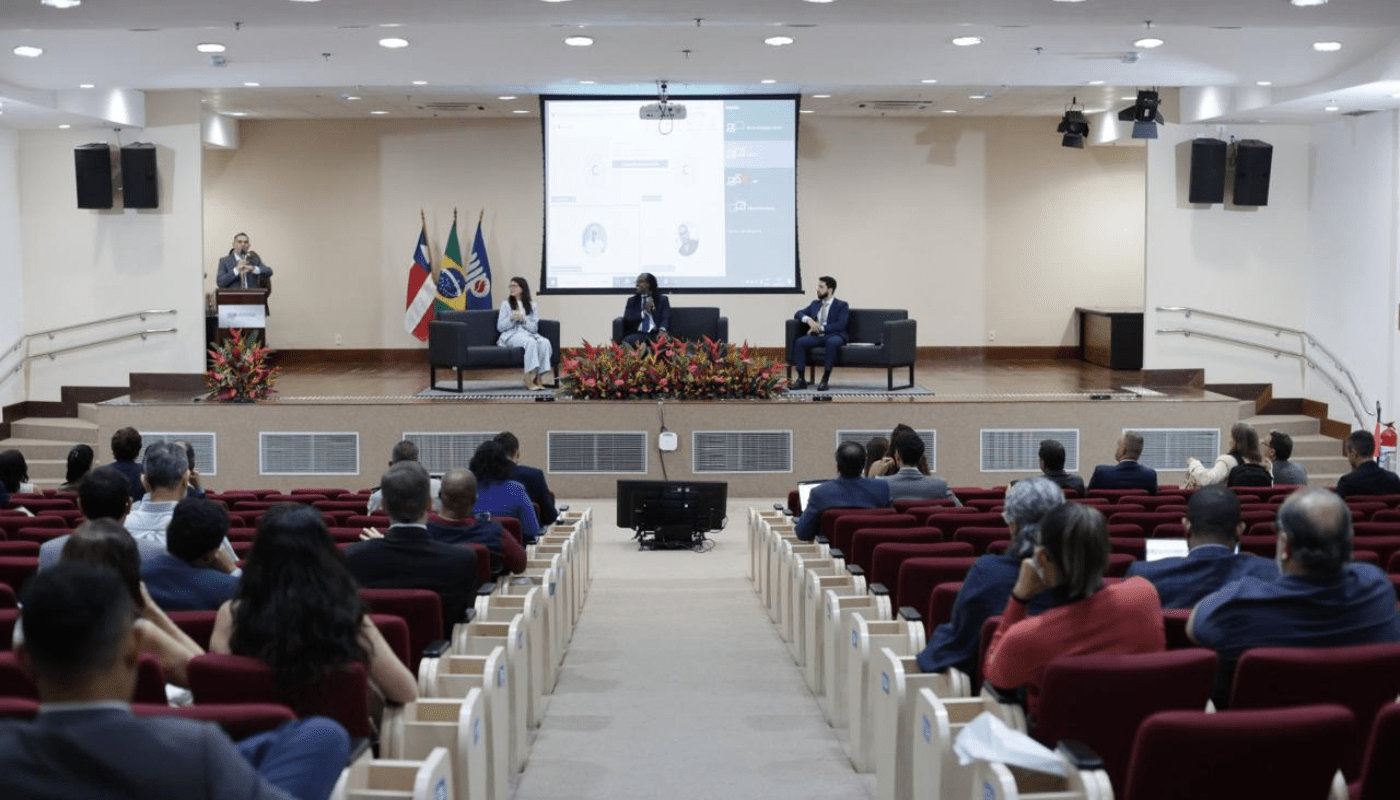 MP do Ceará discute publicidade abusiva no futebol durante congresso nacional na Bahia