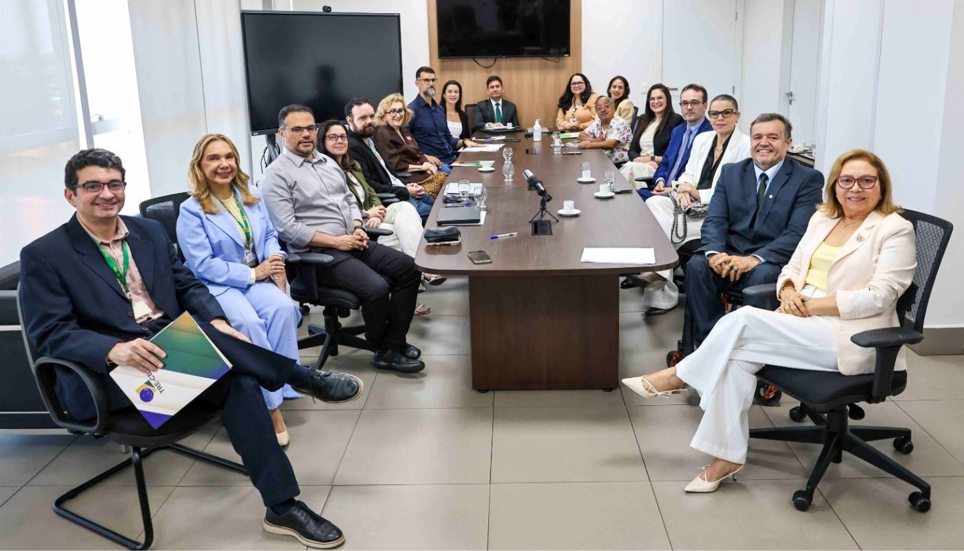 MP do Ceará assina acordo com instituições para facilitar acesso de eleitores com deficiência ou mobilidade reduzida aos locais de votação
