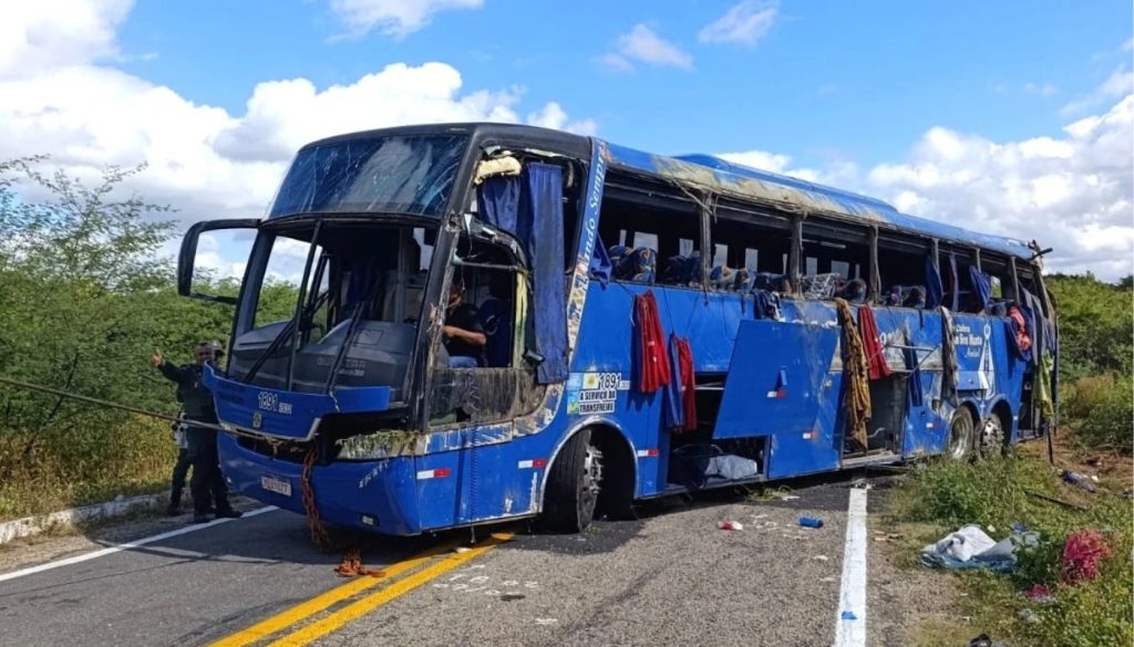 MP denuncia motorista de ônibus por homicídio culposo após acidente que matou sete membros de time de basquete em Tauá