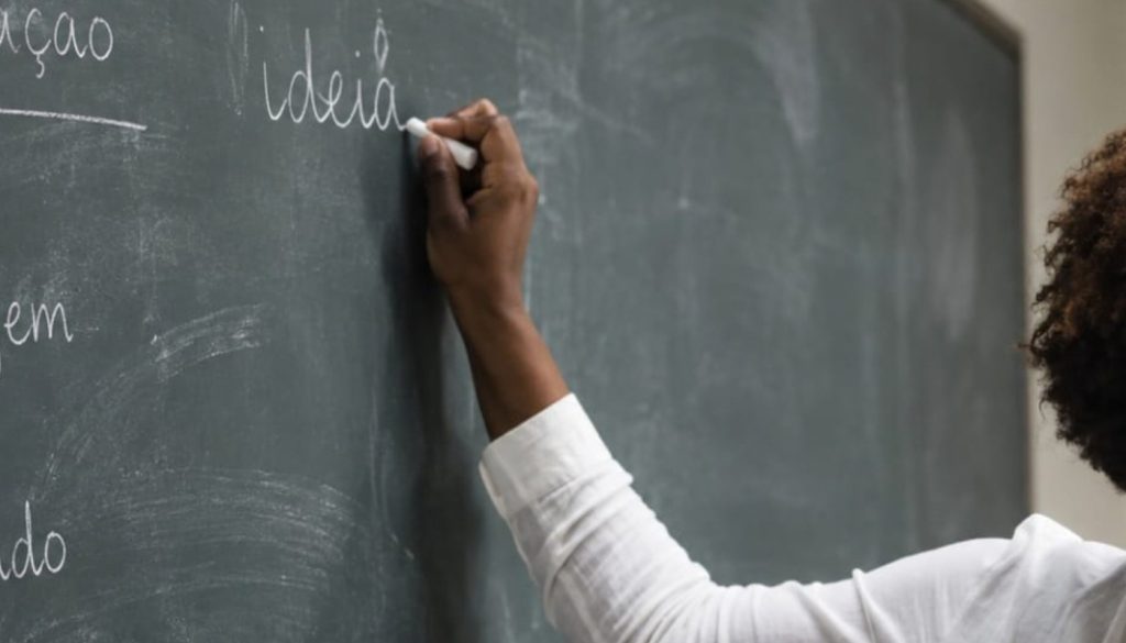 MP orienta Estado e Prefeitura de Acaraú a incluir ensino das culturas afro-brasileira e indígena em escolas da rede pública do município