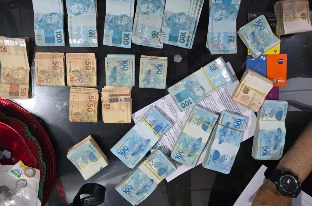 MP Eleitoral e PF apreendem R$ 120 mil em operação que investiga suposta rede intermunicipal de compra de votos no Ceará